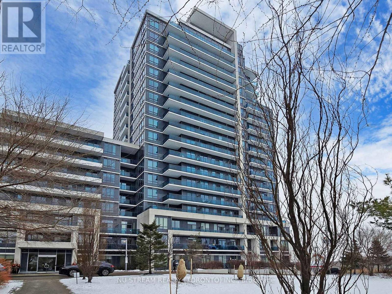 7167 Yonge St, PH201, Markham, Ontario